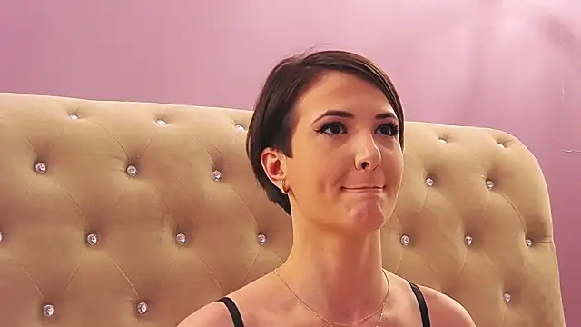 BrianaKennedi online show from January 3, 8:10 am