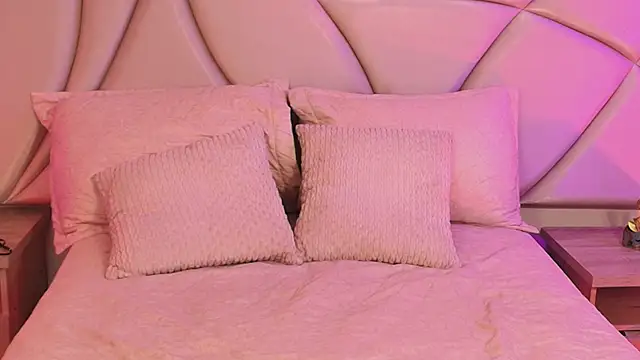 ValleryC online show from April 20, 11:17 pm