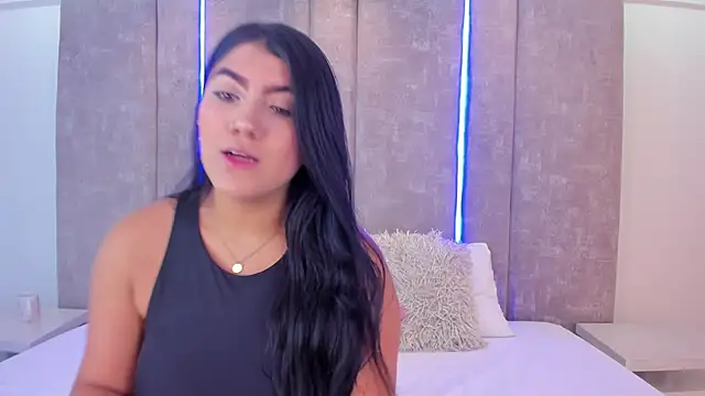 PaulinaDuarte online show from February 3, 11:42 am