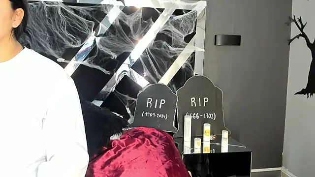 PaulinaDuarte online show from October 30, 11:00 am