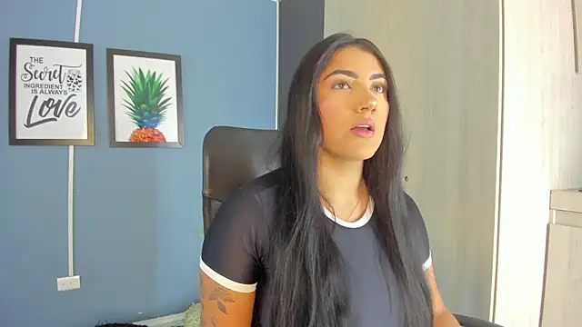 PaulinaDuarte online show from April 20, 11:13 am