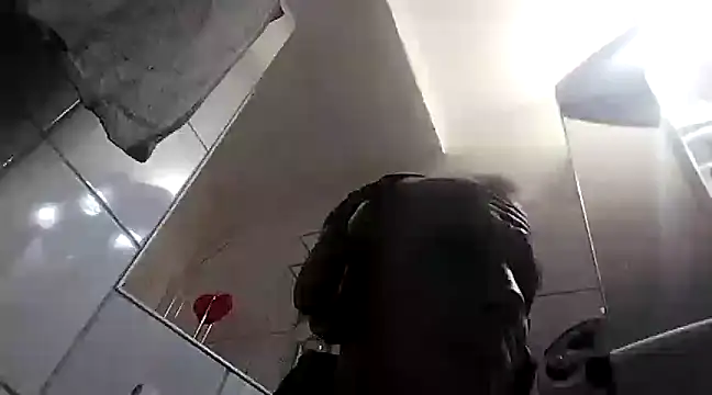 Snapshot of BongChannel chatting on January 1, 4:07 pm BongChannel online show from January 1, 4:07 pm