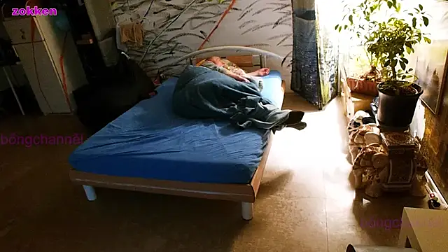 Snapshot of BongChannel chatting on January 5, 11:59 am BongChannel online show from January 5, 11:59 am