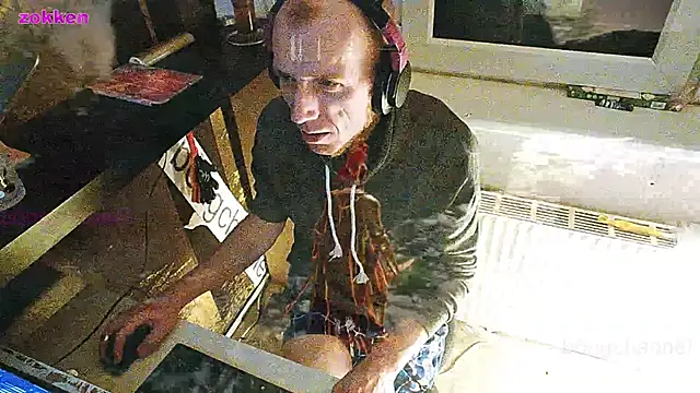 Snapshot of BongChannel chatting on January 7, 1:06 am BongChannel online show from January 7, 1:06 am