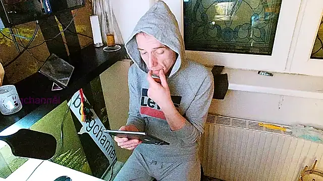 Snapshot of BongChannel chatting on January 7, 4:59 pm BongChannel online show from January 7, 4:59 pm