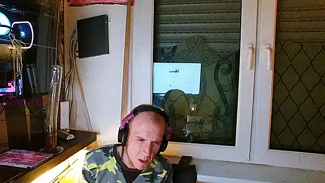 Snapshot of BongChannel chatting on January 9, 12:25 am BongChannel online show from January 9, 12:25 am