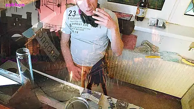 Snapshot of BongChannel chatting on January 10, 8:29 am BongChannel online show from January 10, 8:29 am