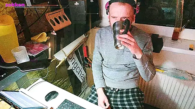 Snapshot of BongChannel chatting on January 12, 12:07 am BongChannel online show from January 12, 12:07 am