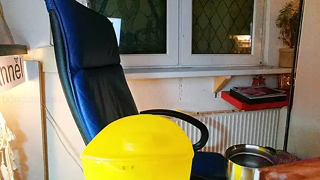 Snapshot of BongChannel chatting on January 22, 10:15 pm BongChannel online show from January 22, 10:15 pm