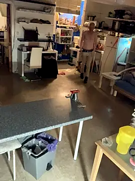 Snapshot of BongChannel chatting on November 11, 11:05 pm BongChannel online show from November 11, 11:05 pm