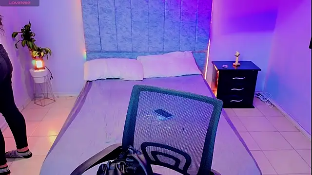 Snapshot of Lana_stone_ chatting on November 25, 3:28 am Lana stone online show from November 25, 3:28 am