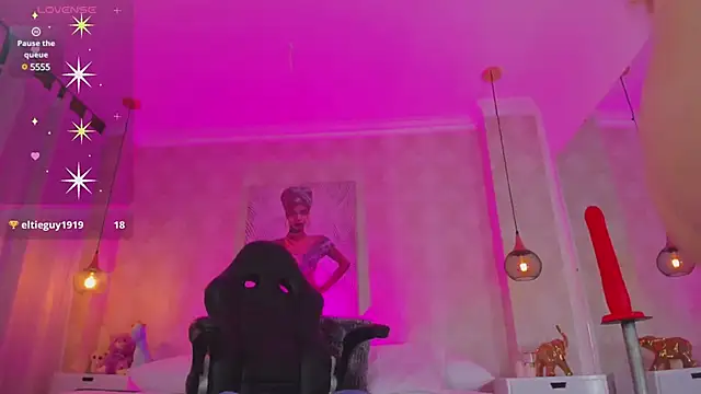 Shantall   online show from February 19, 1:50 pm