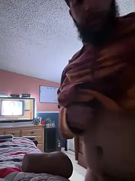 Snapshot of bigdickgio6923 chatting on January 8, 4:23 am bigdickgio6923 online show from January 8, 4:23 am