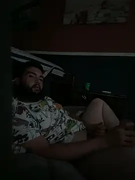 Snapshot of bigdickgio6923 chatting on January 17, 4:06 am bigdickgio6923 online show from January 17, 4:06 am