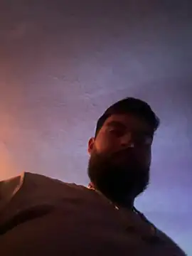 bigdickgio6923 online show from February 22, 1:29 am