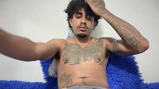 dominic brandd23 online show from April 23, 3:19 am