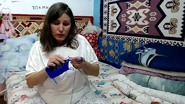 Snapshot of AdelineBlueEyes chatting on November 13, 12:15 pm AdelineBlueEyes online show from November 13, 12:15 pm