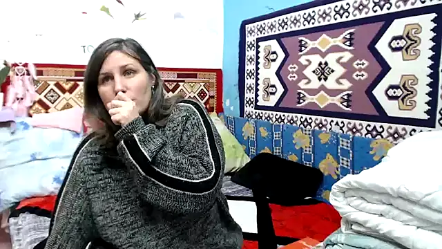 Snapshot of AdelineBlueEyes chatting on November 16, 12:00 pm AdelineBlueEyes online show from November 16, 12:00 pm