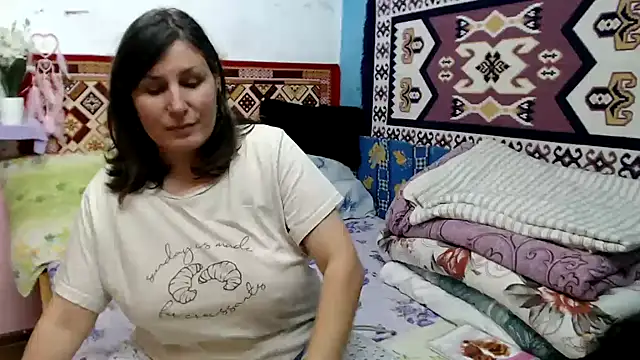 Snapshot of AdelineBlueEyes chatting on November 24, 10:15 am AdelineBlueEyes online show from November 24, 10:15 am