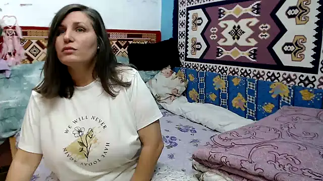 Snapshot of AdelineBlueEyes chatting on November 26, 10:38 am AdelineBlueEyes online show from November 26, 10:38 am