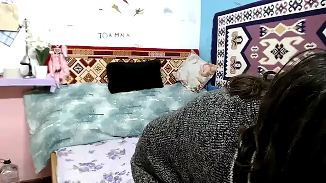 Snapshot of AdelineBlueEyes chatting on November 27, 10:39 am AdelineBlueEyes online show from November 27, 10:39 am