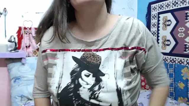 Snapshot of AdelineBlueEyes chatting on November 29, 12:08 pm AdelineBlueEyes online show from November 29, 12:08 pm