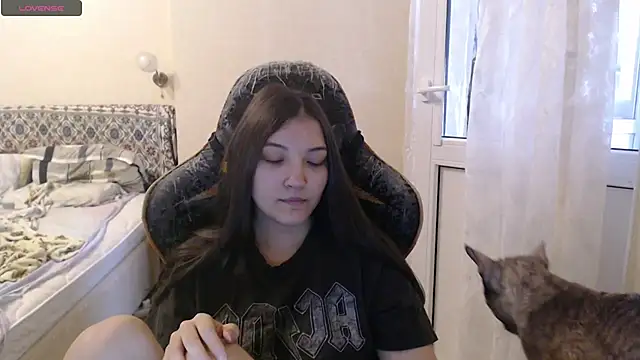 Snapshot of AlisaDevis chatting on November 8, 7:08 am AlisaDevis online show from November 8, 7:08 am