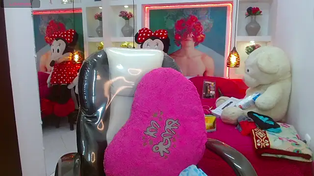 Snapshot of lorenapinto chatting on February 25, 9:57 pm lorenapinto online show from February 25, 9:57 pm