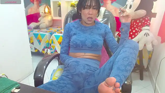 Snapshot of lorenapinto chatting on March 12, 1:30 pm lorenapinto online show from March 12, 1:30 pm