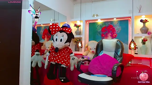 Snapshot of lorenapinto chatting on October 21, 2:01 am lorenapinto online show from October 21, 2:01 am