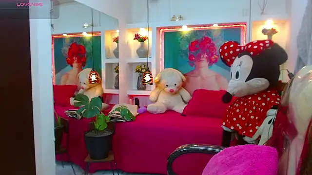 Snapshot of lorenapinto chatting on October 28, 1:31 am lorenapinto online show from October 28, 1:31 am