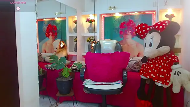 Snapshot of lorenapinto chatting on October 28, 1:36 pm lorenapinto online show from October 28, 1:36 pm