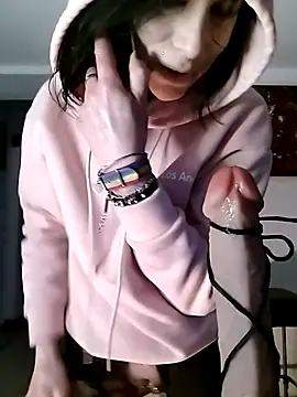 freyamoret online show from March 1, 5:42 am