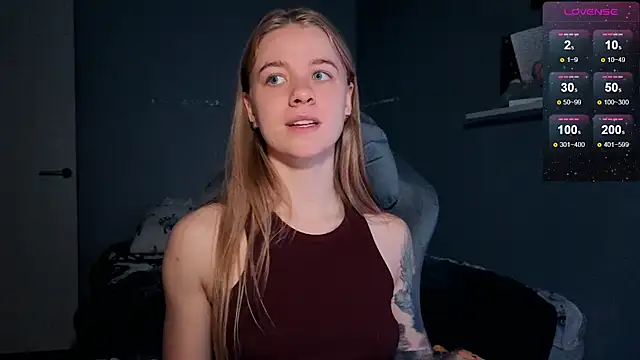 Snapshot of candy_maggie chatting on November 10, 5:23 pm candy maggie online show from November 10, 5:23 pm