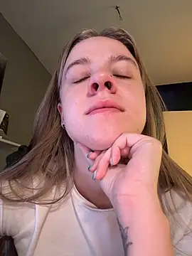 Snapshot of candy_maggie chatting on November 24, 5:40 am candy maggie online show from November 24, 5:40 am