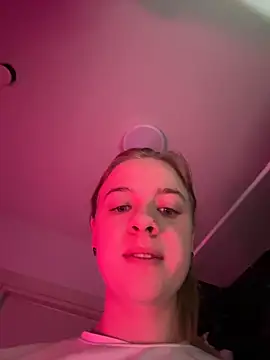 Snapshot of candy_maggie chatting on November 25, 5:51 am candy maggie online show from November 25, 5:51 am