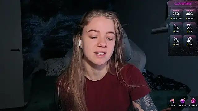 Snapshot of candy_maggie chatting on November 30, 1:59 pm candy maggie online show from November 30, 1:59 pm