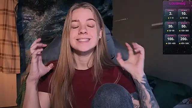 Snapshot of candy_maggie chatting on December 1, 1:16 pm candy maggie online show from December 1, 1:16 pm