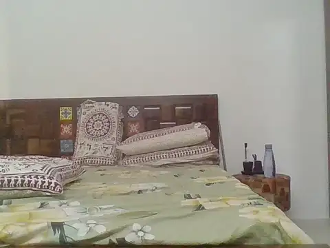 Snapshot of julywwrt chatting on October 12, 9:52 am julywwrt online show from October 12, 9:52 am