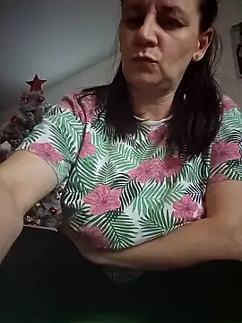 Snapshot of KristenVega chatting on December 21, 1:21 pm KristenVega online show from December 21, 1:21 pm