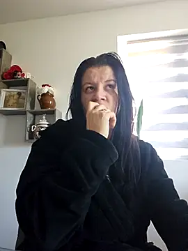 Snapshot of KristenVega chatting on October 20, 7:42 am KristenVega online show from October 20, 7:42 am