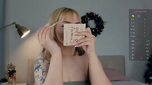 KateDolphin online show from December 10, 5:00 pm