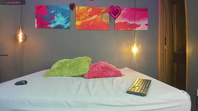 summer lee  online show from December 14, 7:14 pm