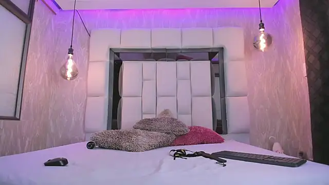 summer lee  online show from February 11, 8:52 pm