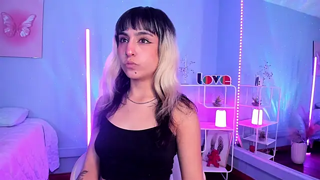 Snapshot of MaveParks_ chatting on September 29, 11:26 am MaveParks online show from September 29, 11:26 am