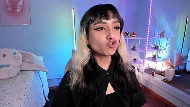 Snapshot of MaveParks_ chatting on October 2, 11:39 am MaveParks online show from October 2, 11:39 am