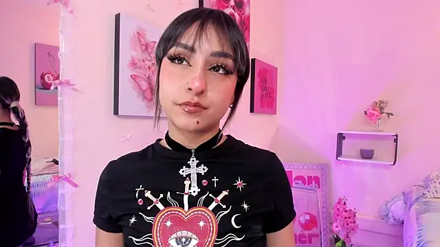 Snapshot of MaveParks_ chatting on December 4, 12:03 pm MaveParks online show from December 4, 12:03 pm