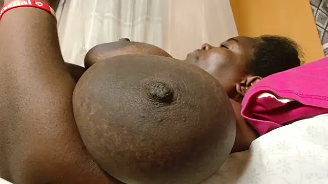 Snapshot of titi_fiesta chatting on November 29, 4:43 pm titi fiesta online show from November 29, 4:43 pm