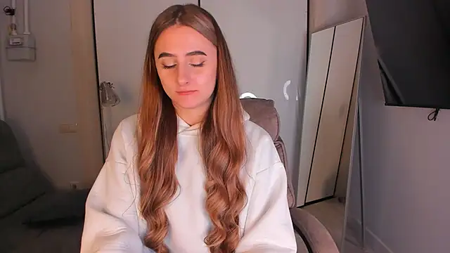 Snapshot of helen_ramsay chatting on November 21, 3:44 pm helen ramsay online show from November 21, 3:44 pm