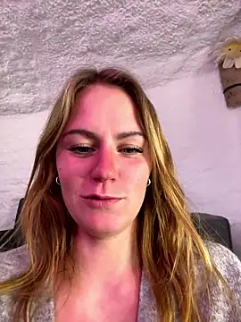 selenaluvv online show from January 9, 4:21 pm